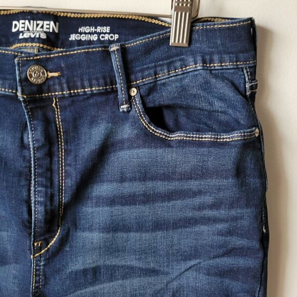 EUC DENIZEN FROM LEVIS HI RISE CUFFED JEGGING CROP SIZE 33 WAIST / 12 - Picture 3 of 16